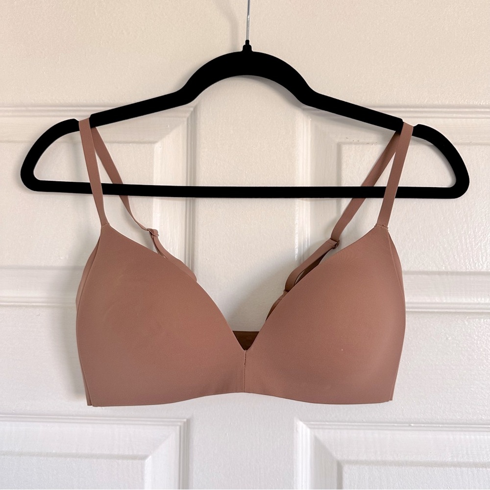 New!! Lululemon Mauve Take Shape Bra 32C (no tag)